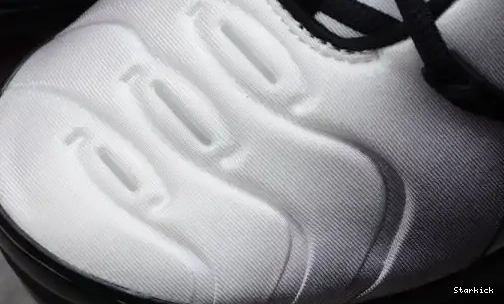 924453-009 VOLT-WHITE BLACK VAPORMAX PLUS 0524